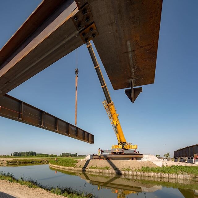 H-CAMPUS⁣⁣⁣⁣⁣⁣
may 2020⁣⁣⁣⁣⁣⁣
.⁣⁣
During the month of may the bridge connecting the H-Campus hub to Triestina road was put into place. ⁣
Images by @marcozanta⁣⁣⁣⁣⁣⁣
.⁣⁣⁣⁣⁣⁣
#workinprogress